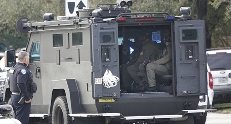 FBI đấu súng với nghi phạm xâm hại trẻ em tại Florida 