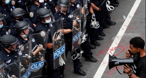 Tổng thống Mỹ muốn "đổ" nhiều tiền hơn thay vì cắt ngân sách cảnh sát