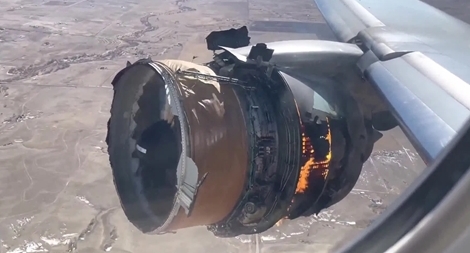 Cháy động cơ trên không, máy bay Boeing tiếp tục bị điều tra 