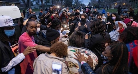 Cảnh sát Mỹ lại bắn chết người da màu, biểu tình nổ ra tại Minnesota 