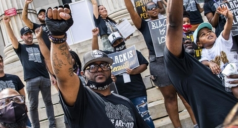 Người Mỹ biểu tình nhân dịp kỷ niệm 1 năm cái chết của George Floyd 