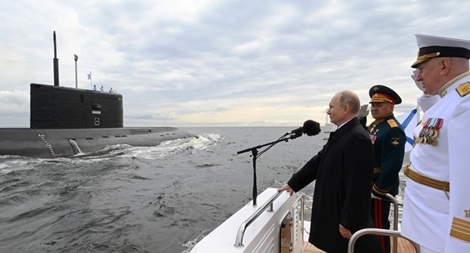 Tổng thống Putin: Hải quân Nga sẵn sàng ra đòn tấn công "không cản nổi"