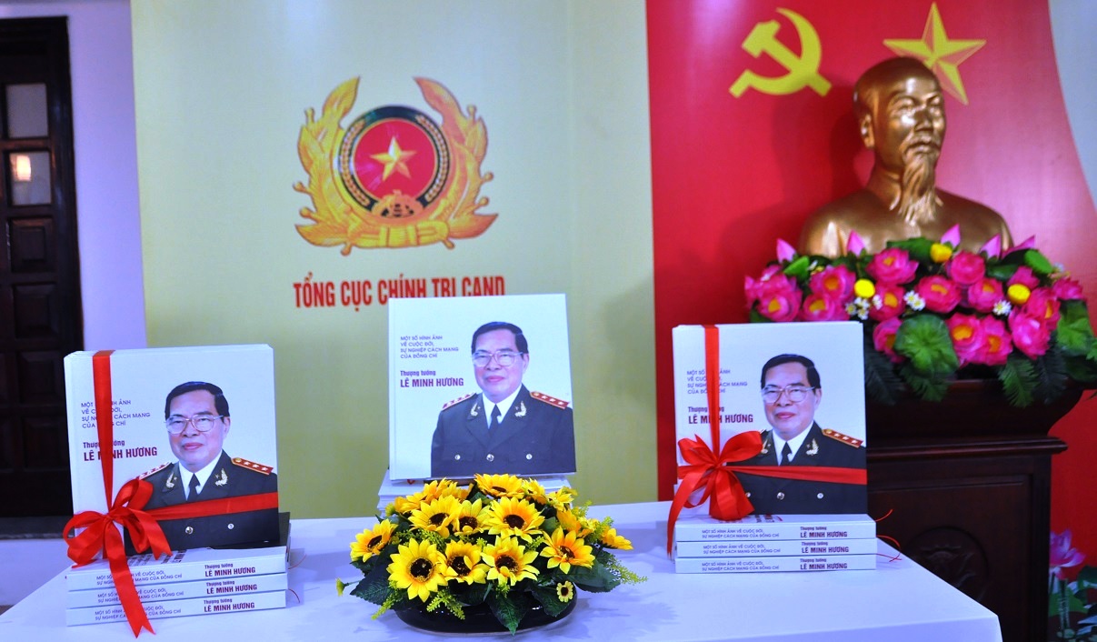 Tái hiện bằng hình ảnh cuộc đời, sự nghiệp Thượng tướng Lê Minh Hương