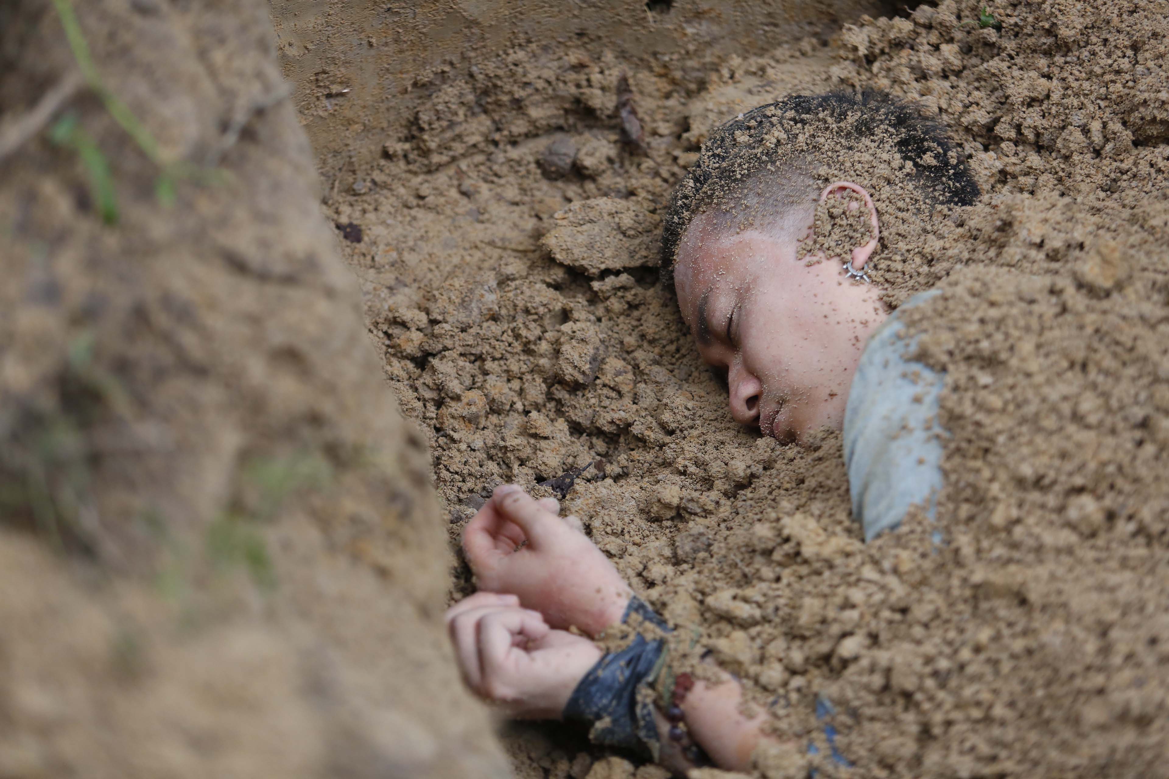 Bị chê dở, Hotboy nổi loạn 2 tung clip gây "sốc" về đoạn phim bị cắt