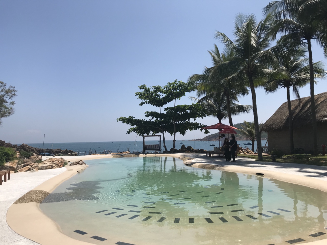 Nhiều thách thức trong phát triển du lịch bền vững Nam Trung Bộ