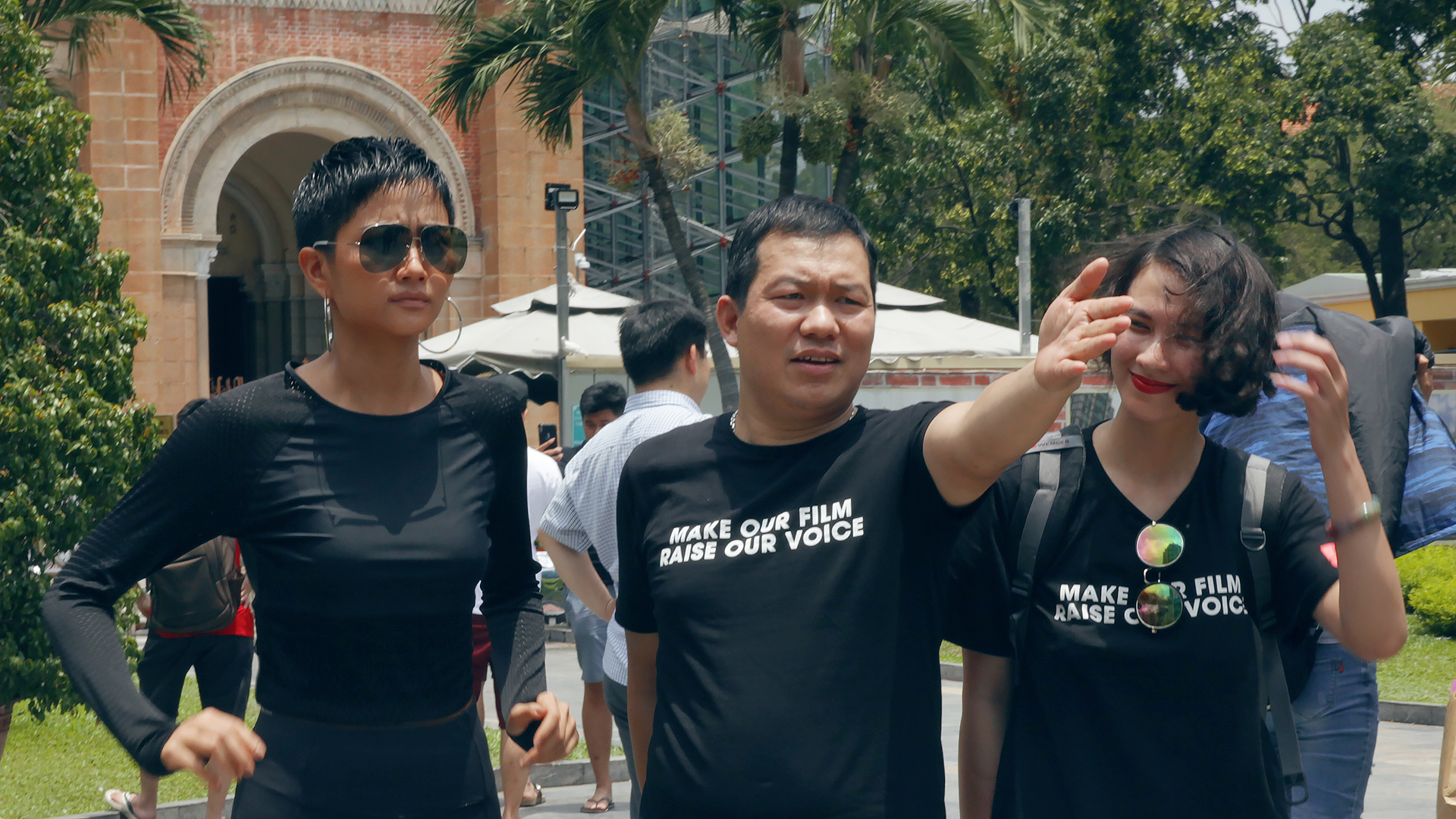 Hoa hậu H’Hen Niê bất chấp nắng rát, thử vai cho siêu phẩm hành động Việt 