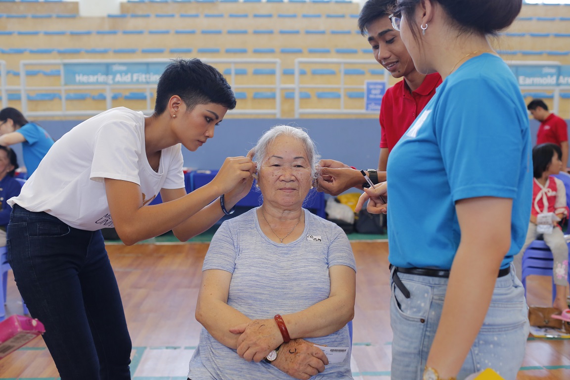 Hoa hậu H’Hen Niê tích cực vì cộng đồng