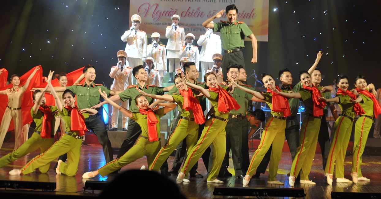 Nghệ sĩ CAND nỗ lực cho “Âm vang chiến công” vì “màu cờ sắc áo”