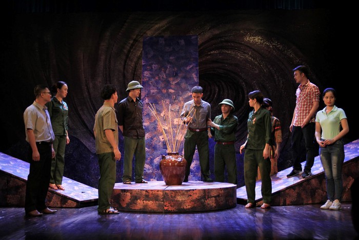 Diễn vở kịch “Bão tố Trường Sơn” hỗ trợ nữ nhân viên thiệt mạng vì TNGT