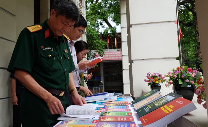 21 tác giả đạt giải cuộc thi “Những tấm gương bình dị mà cao quý”