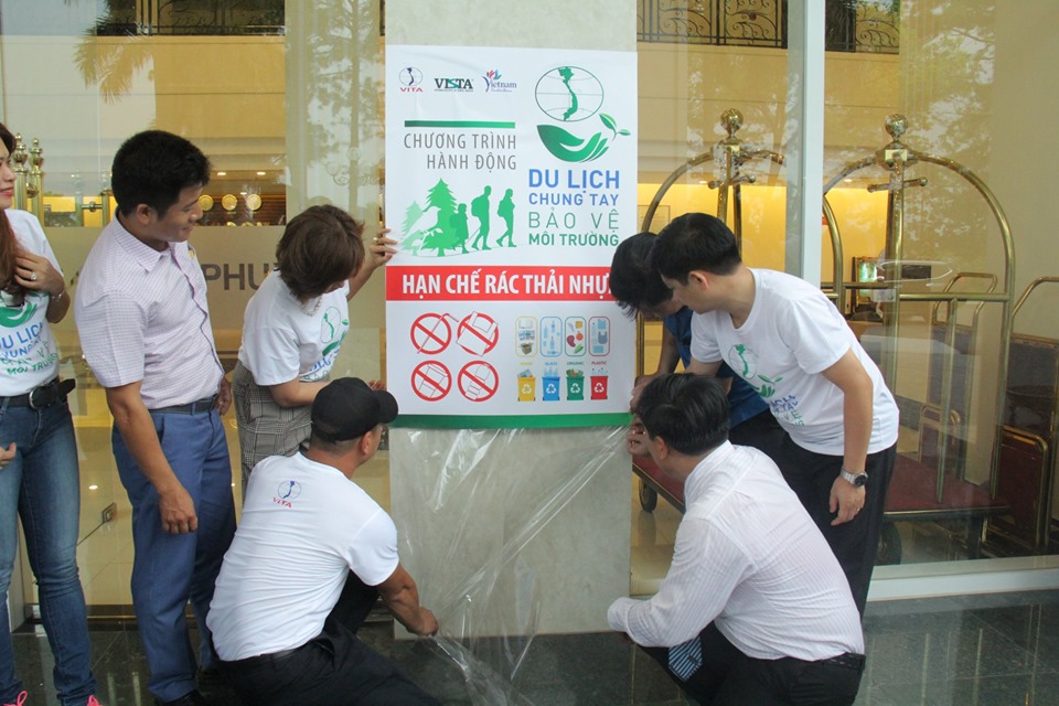 Kêu gọi toàn ngành du lịch chung tay giải quyết vấn đề rác thải nhựa