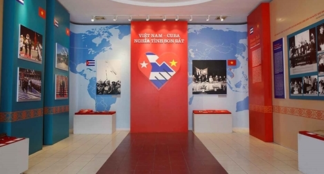 Triển lãm chuyên đề “Việt Nam – Cuba nghĩa tình son sắt”