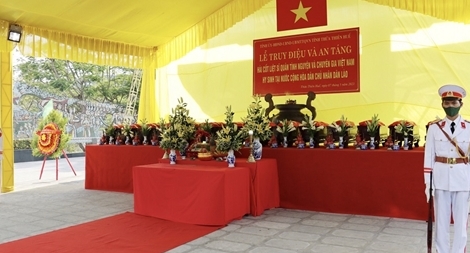 Truy điệu và an táng 14 hài cốt liệt sĩ hy sinh tại chiến trường Lào