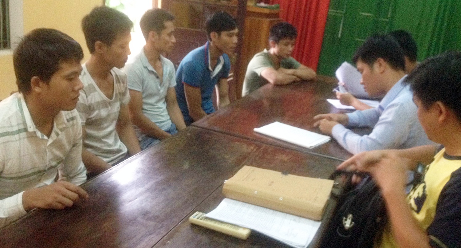 5 đối tượng tiếp tay cho lâm tặc triệt hạ rừng pơ mu ở Quảng Nam ra đầu thú