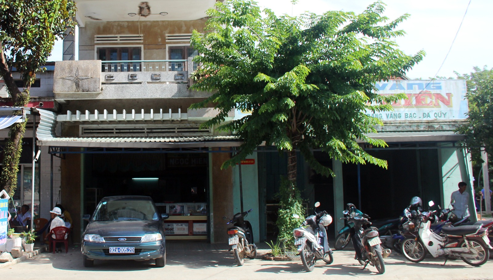 Nghi án tiệm vàng bị mất trộm lúc rạng sáng hơn nửa tỷ đồng