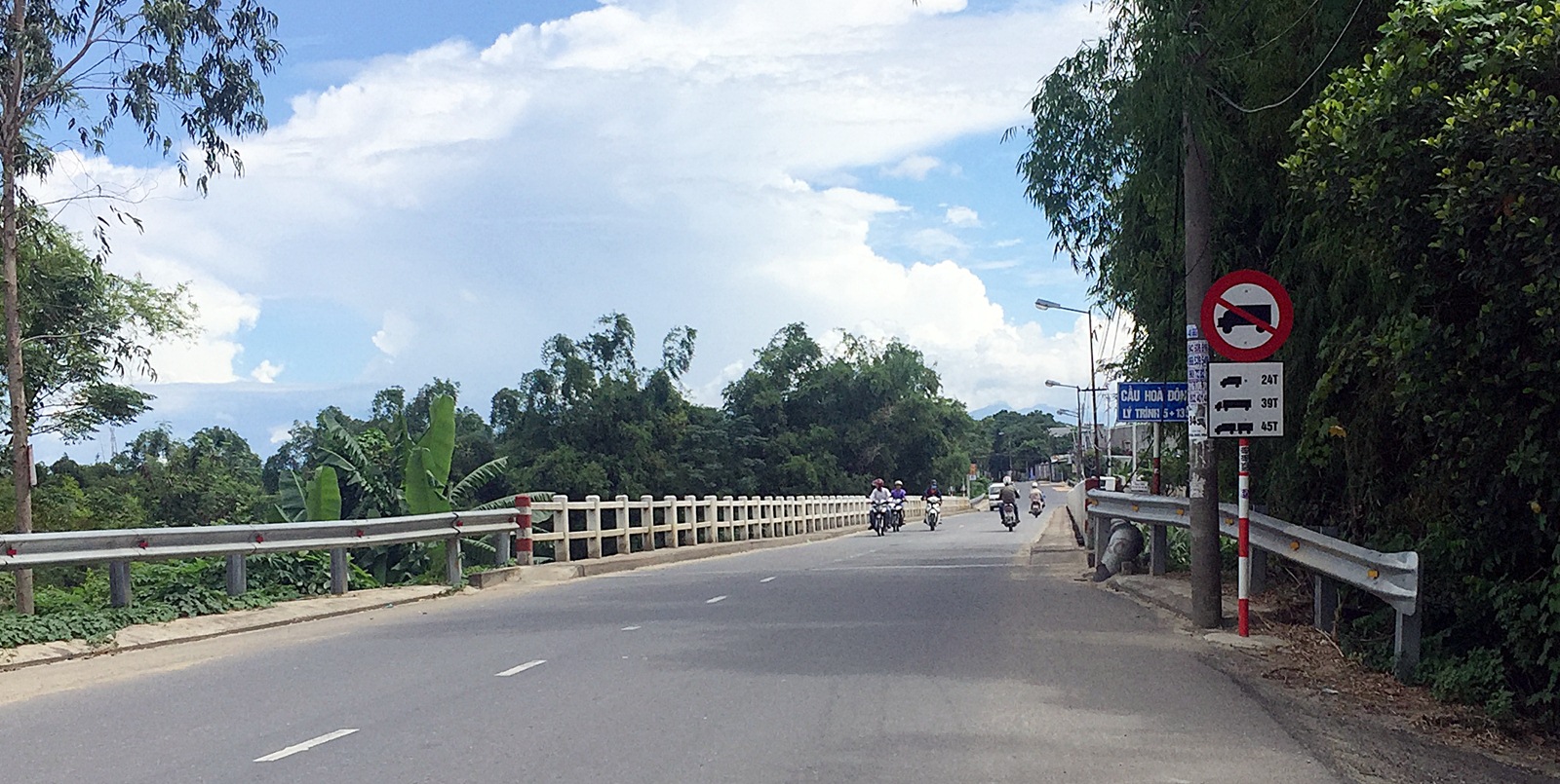 Một cô giáo gieo mình xuống sông Vu Gia tự vẫn