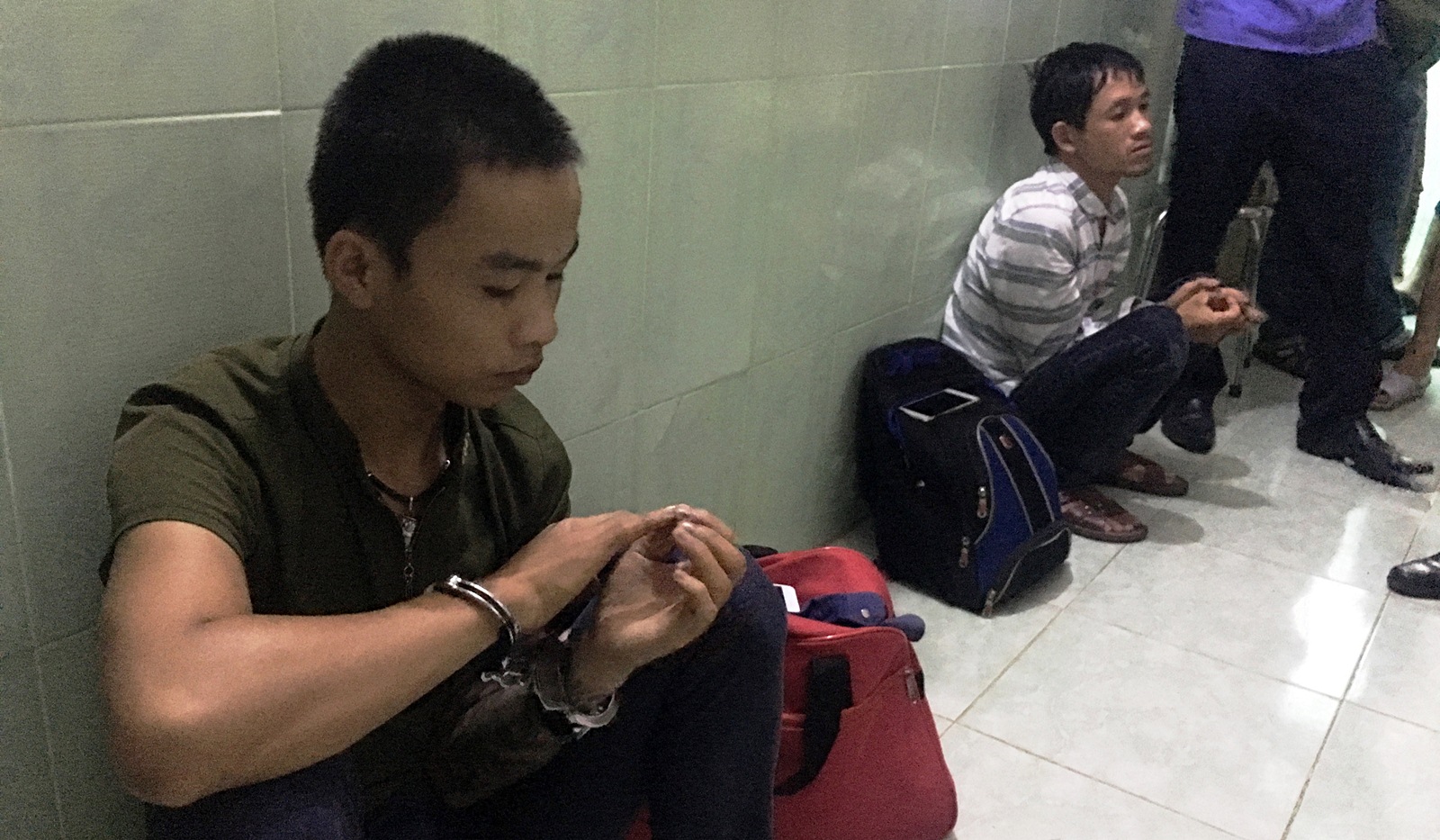 5 đối tượng mua bán, sử dụng trái phép ma túy trong nhà nghỉ