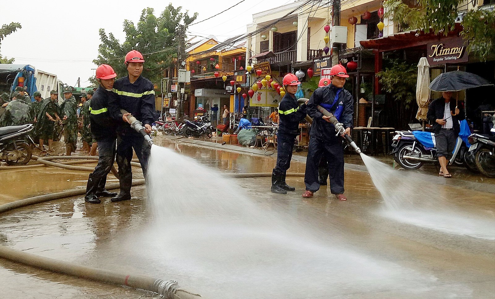 Hội An tổng vệ sinh toàn thành phố chuẩn bị cho APEC