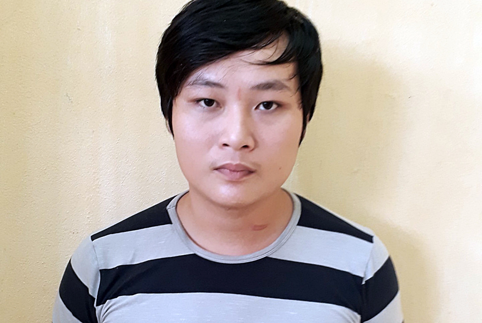 2 nhóm thanh niên giải quyết mâu thuẫn bằng súng và mìn tự chế