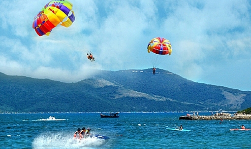 Tạm dừng loại hình du lịch ca nô kéo dù bay ở Hội An