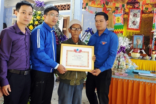 Đề nghị truy tặng danh hiệu liệt sĩ cho dân quân quên mình cứu người trong lũ