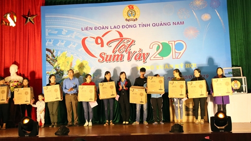 “Tết sum vầy” với đoàn viên công đoàn tại Quảng Nam