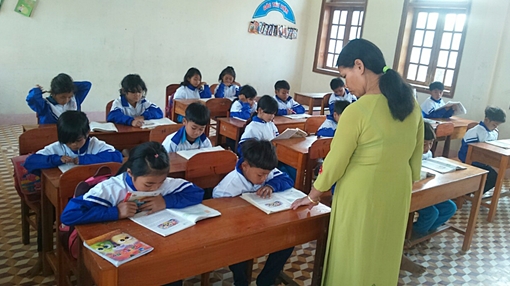 Chuyện những người “gieo chữ” ở vùng biên