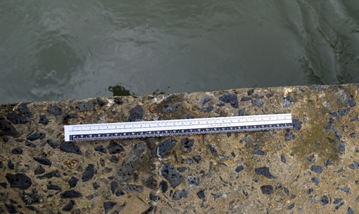 Xác định danh tính thi thể nam giới dưới sông Khang