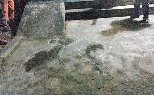 Nhậu về, con trai dùng dao đâm cha trọng thương