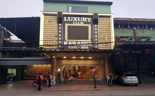 Lại phát hiện hàng chục đối tượng phê ma túy tại quán karaoke Luxury