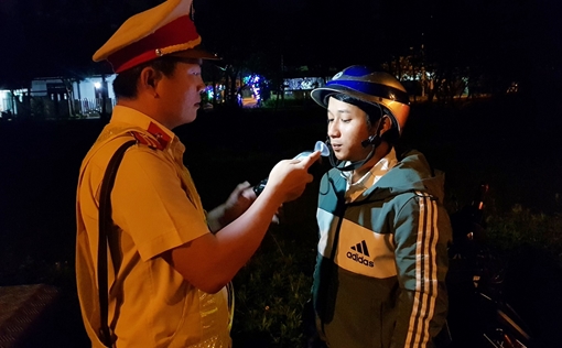Nhiều người điều khiển xe máy vi phạm nồng độ cồn
