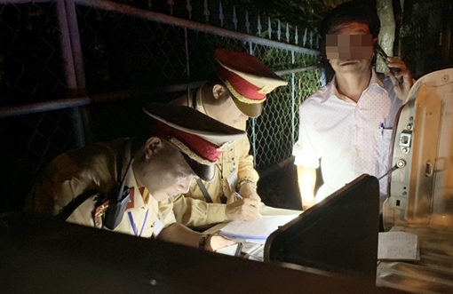 Tài xế ôtô tải có nồng độ cồn lên đến 0,566 miligam/ 1 lít khí thở