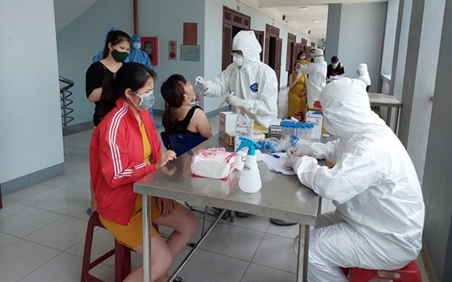 Sản phụ thứ hai “mẹ tròn con vuông” trong khu cách ly tại Quảng Nam