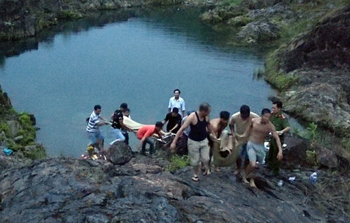 Nam sinh đuối nước tử vong dưới kênh Phú Ninh