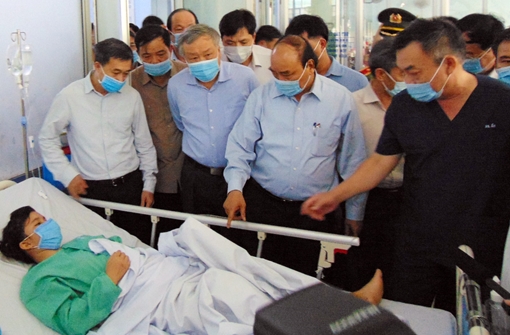 Thủ tướng Nguyễn Xuân Phúc thăm hỏi, động viên người dân bị thiệt hại nặng do bão số 9