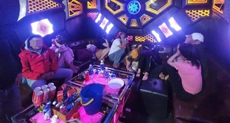 Hai cơ sở karaoke có người dương tính với ma túy
