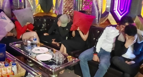 Cảnh sát 113 phát hiện 12 nam, nữ dương tính ma túy ở "Thiên Đường"