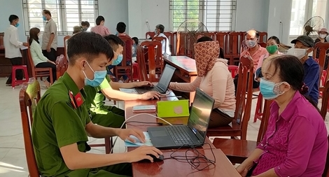 Ra đảo làm hồ sơ cấp CCCD