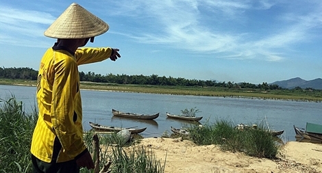 Chích điện bắt cá trên sông Trà Khúc, 2 vợ chồng bị điện giật tử vong