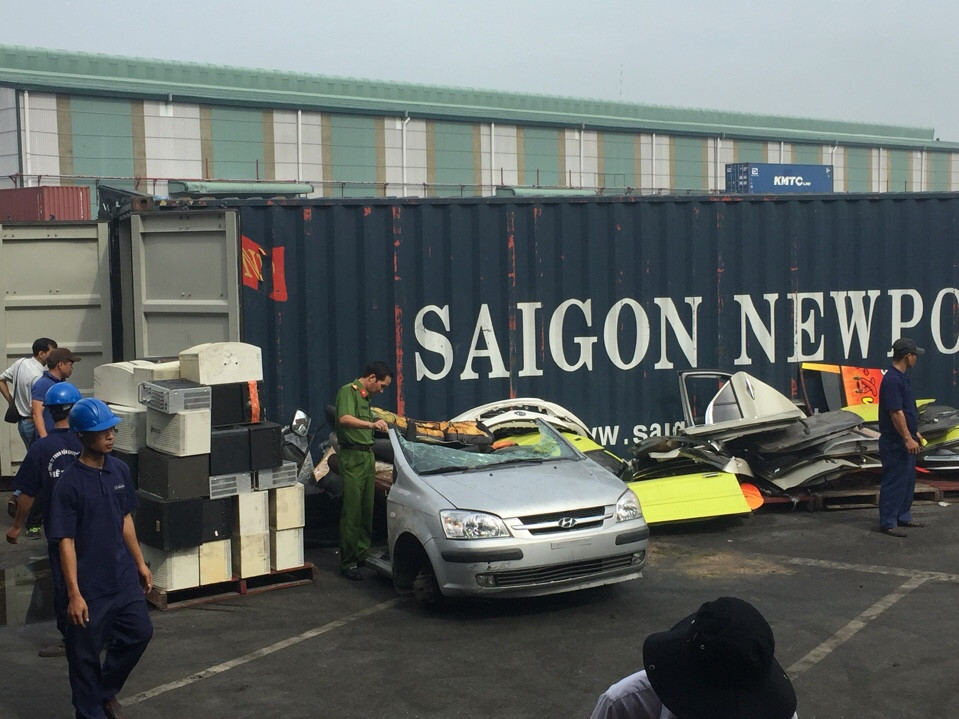 2 container hàng nhập lậu qua cảng Cát Lái trị giá hơn 6 tỷ đồng