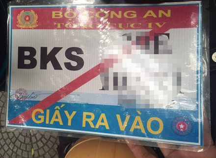 Mạnh tay với xe tư nhân đeo phù hiệu Bộ Công an và các cơ quan Nhà nước 