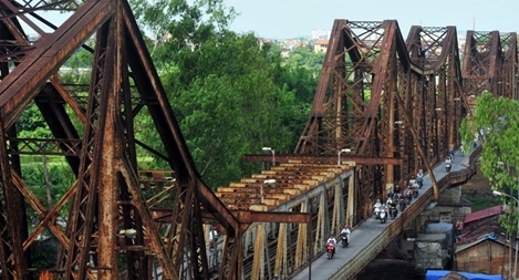 Cận cảnh sự xuống cấp của cầu Long Biên 115 năm tuổi