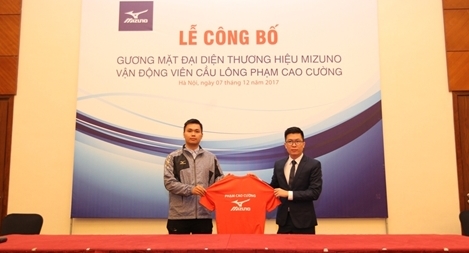 Mizuno ký hợp đồng tài trợ khủng với  "truyền nhân" của Tiến Minh