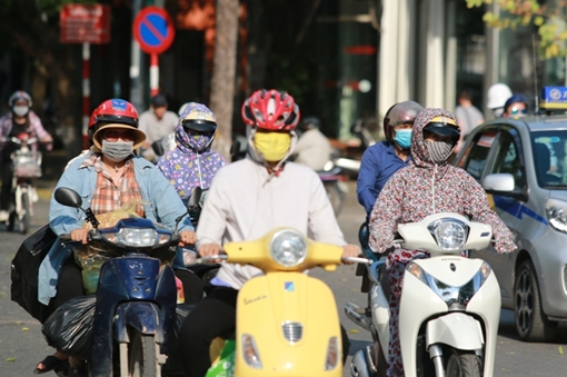 Hà Nội ngột ngạt trong cái nóng đầu hè