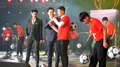 Giới trẻ Thủ đô phát "sốt" vì Noo Phước Thịnh và Đình Trọng