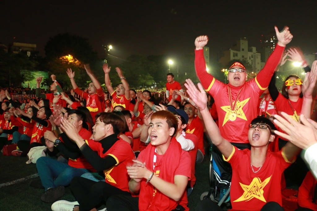 Nhiều điểm xem bóng đá kín đặc CĐV cổ vũ U22 Việt Nam 