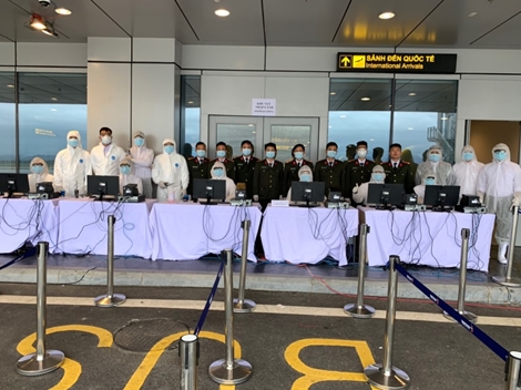 Công an cửa khẩu Cảng HKQT tế Vân Đồn đón những chuyến bay từ vùng dịch