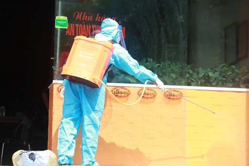 Phong tỏa, khử khuẩn quán pizza số 106 Trần Thái Tông, Hà Nội