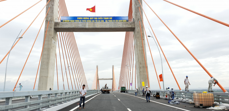 Cầu Bạch Đằng kiến nghị thu phí từ 1-10