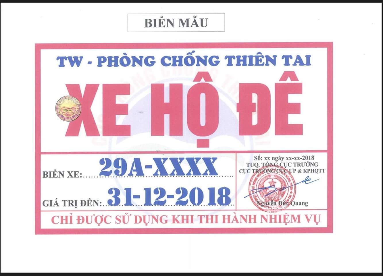 Nhiều xe biển trắng đeo biển “Xe hộ đê” có dấu hiệu làm giả con dấu, chữ ký